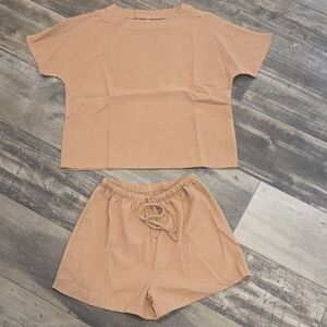 New. Two-Piece Waffle Knit Top & Shorts Outfit Size Large